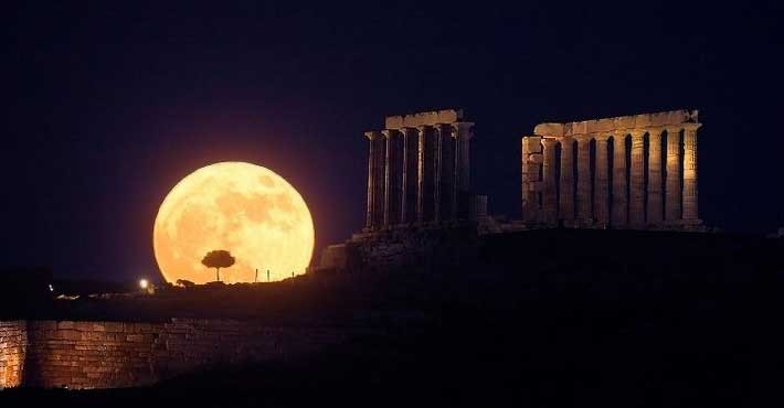 Τι έλεγαν οι αρχαίοι Έλληνες φιλόσοφοι για την Σελήνη